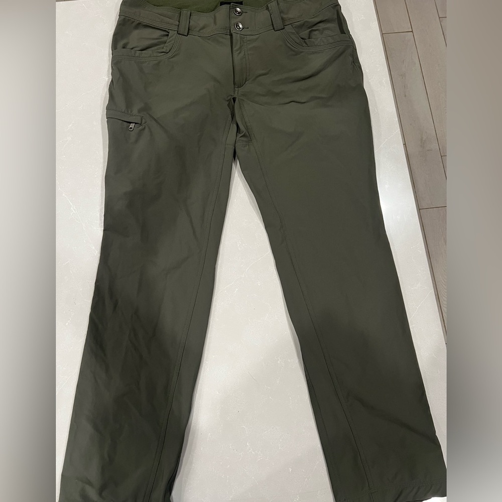 Olive green active hiking pants